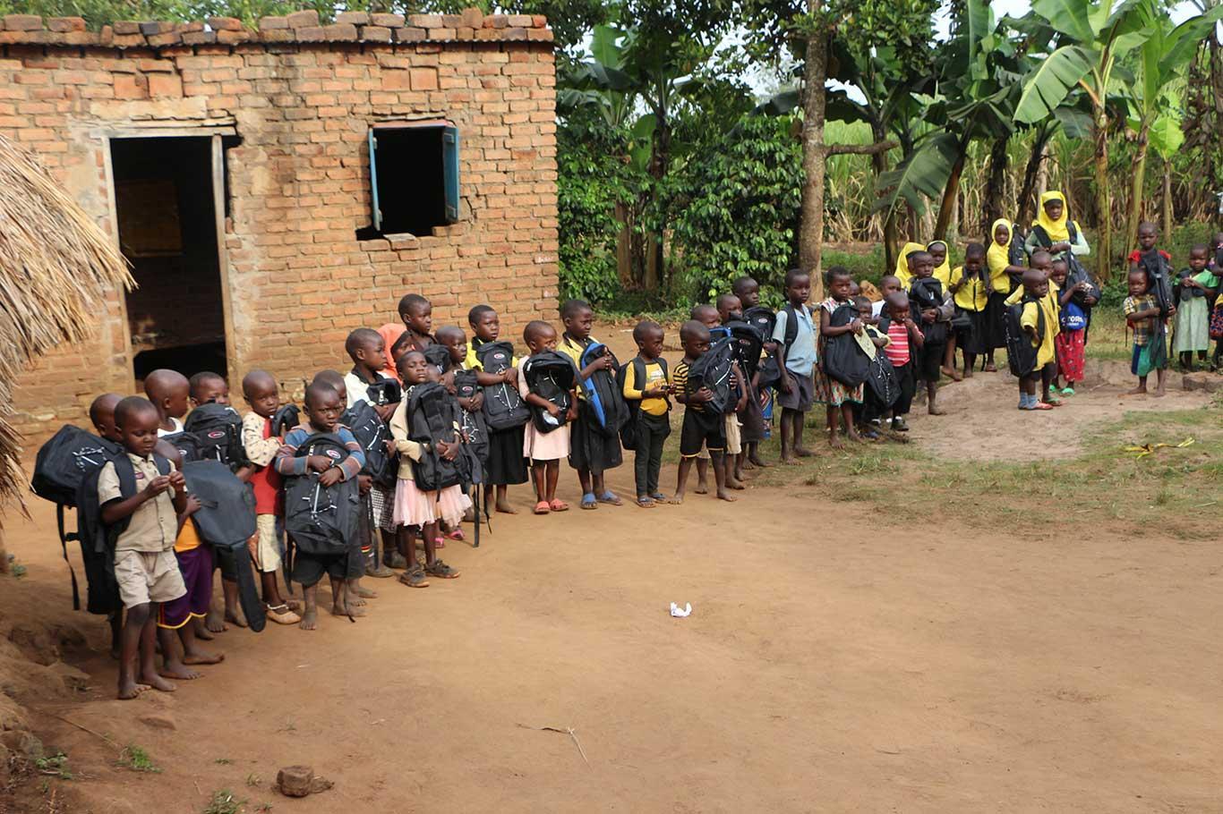 European Yetim Eli continues to make children happy in Uganda